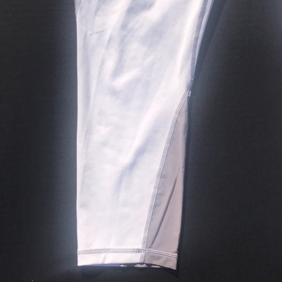 Athleta White & Tan Capri/Crop Leggings - Picture 5 of 13
